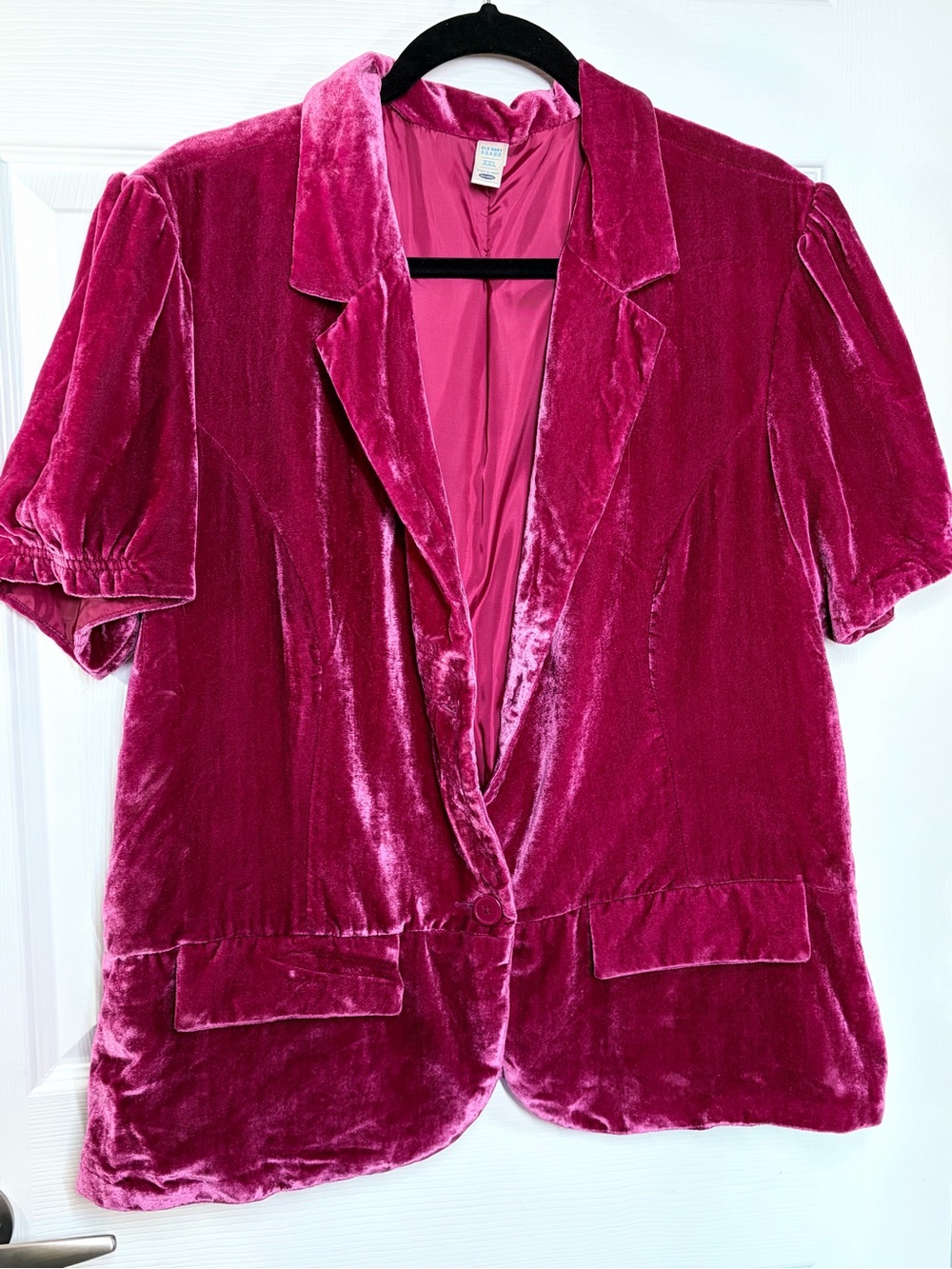 Old Navy Crushed Velvet Short-Sleeve Blazer in Magenta